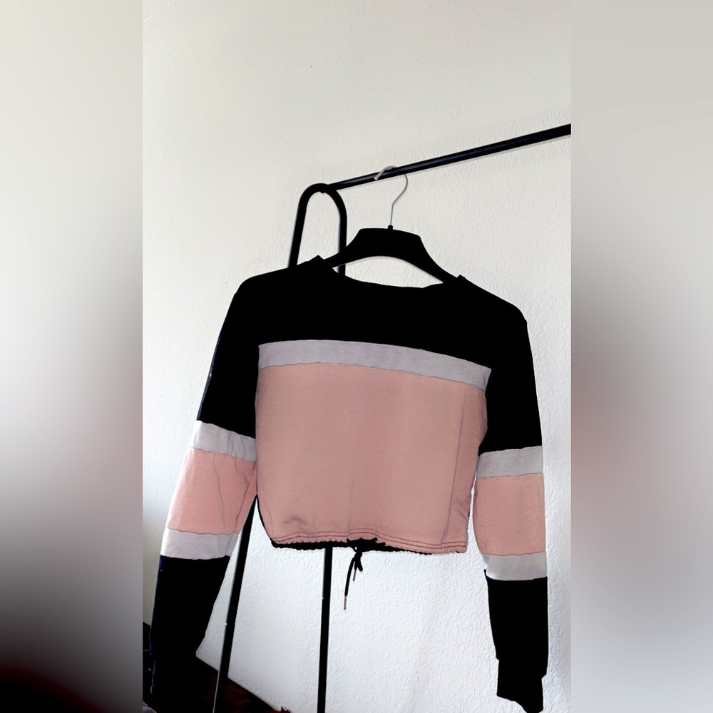 Long sleeve crop top. Small